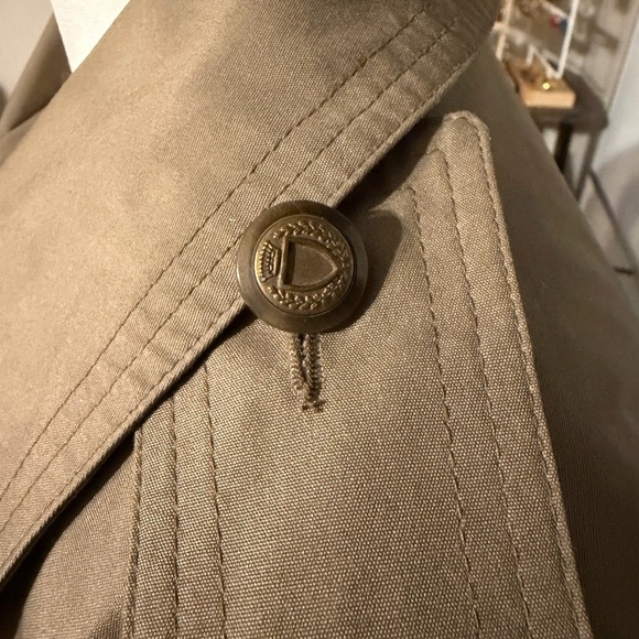 Vintage London Fog Tan Trench Coat - Picture 3 of 7